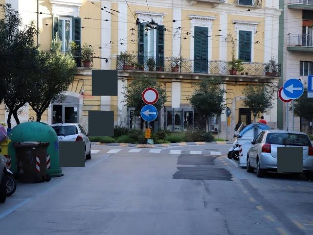Locale in vendita di 147 m² in Piazza G. Garibaldi, 53