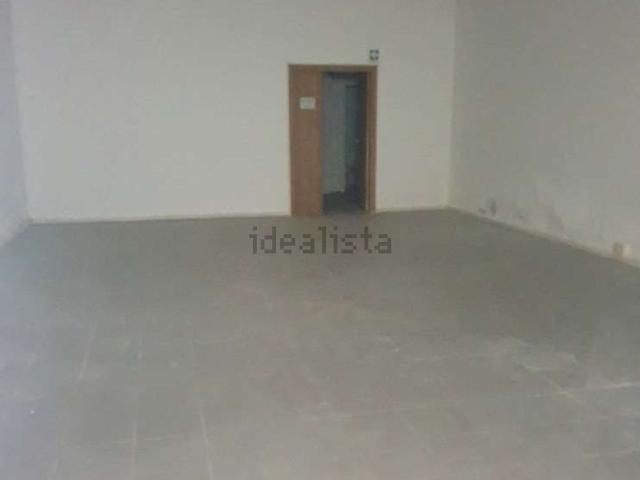 Locale in vendita di 148 m² in Via di Tiglio, 5