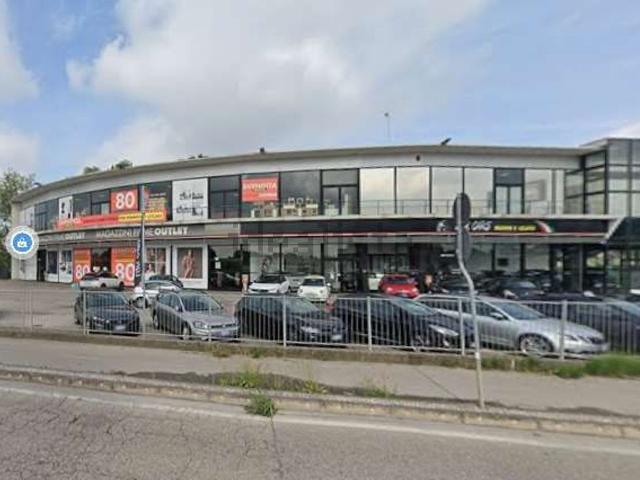 Locale in vendita di 1492 m² in Via Silvio Travaglia, 1