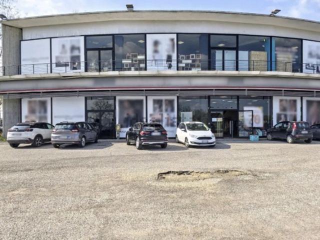 Locale in vendita di 1492 m² in Via Silvio Travaglia, 1