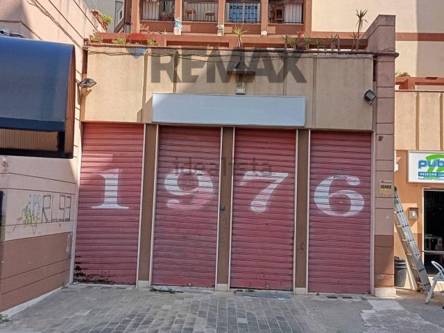 Locale in vendita di 149 m² in Via Giuseppe Maria Giovene, 34