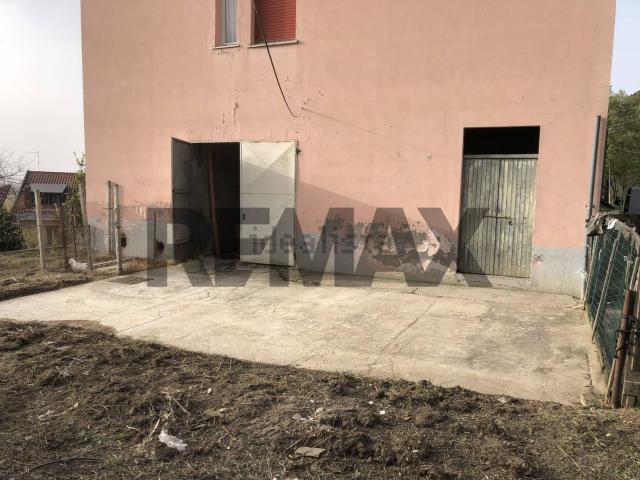 Locale in vendita di 1500 m²