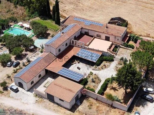 Locale in vendita di 1500 m² in Strada Provinciale 36bis