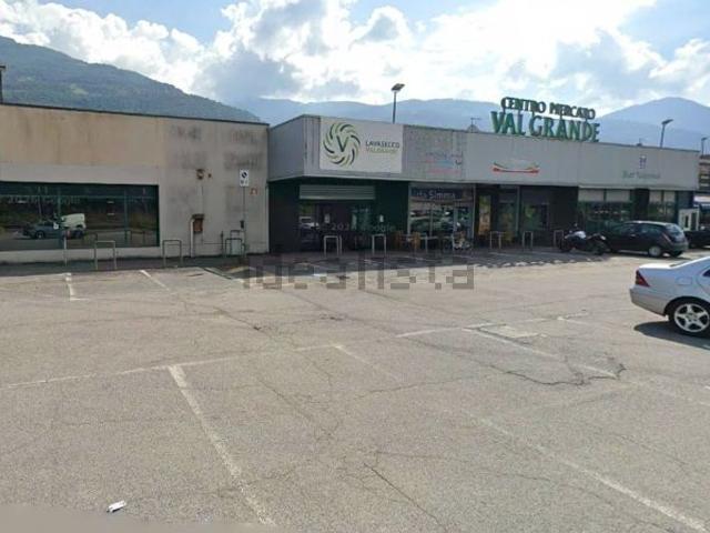 Locale in vendita di 1500 m² in Via Nazionale, 67
