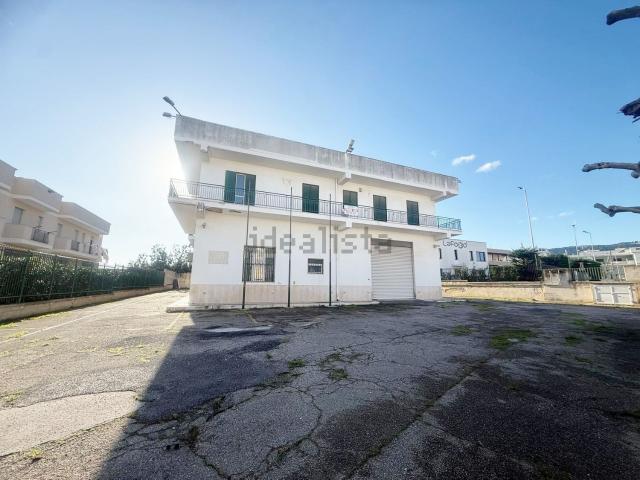 Locale in vendita di 1500 m² in Via della Meccanica
