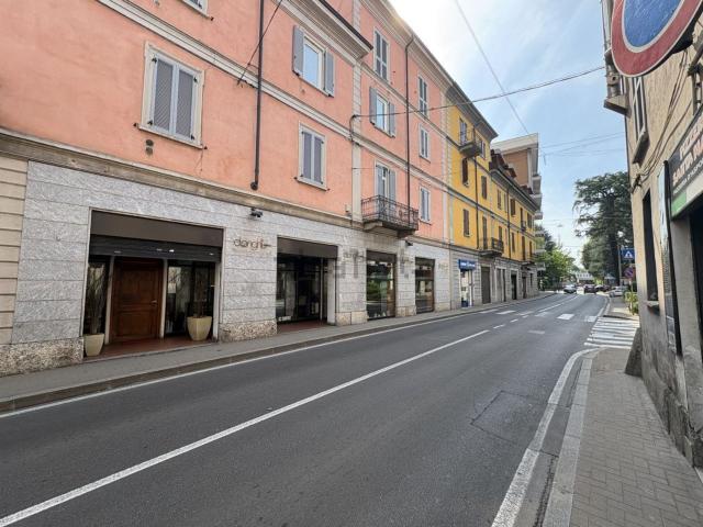 Locale in vendita di 150 m² in Via Caduti della Liberazione