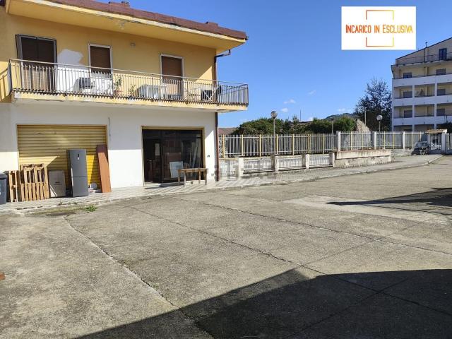 Locale in vendita di 150 m² in Via Carlo Pisacane, 20