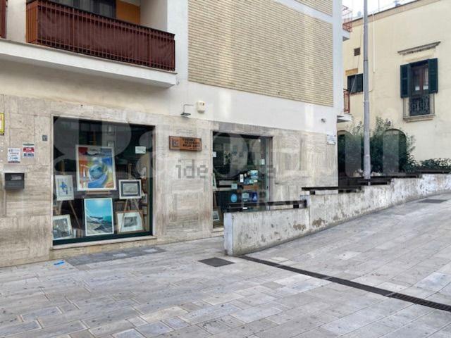 Locale in vendita di 150 m² in Via Casimiro Giambattista, 24