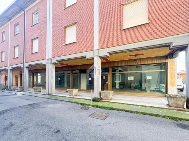 Locale in vendita di 150 m² in Via Antonio Dossi