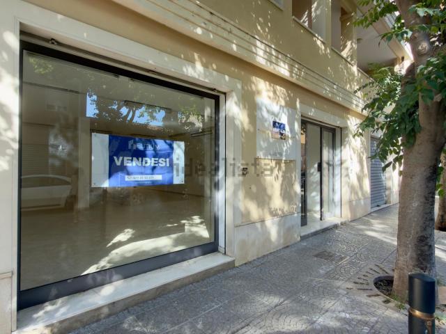 Locale in vendita di 150 m² in Via Antonio Lo Frasso