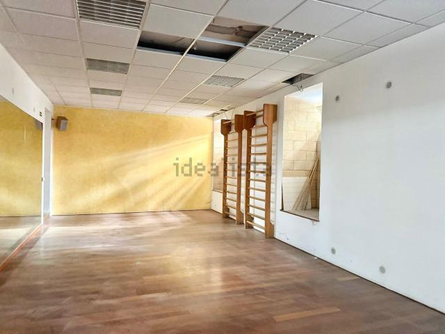 Locale in vendita di 150 m² in Via Andrea Vaccaro, 23