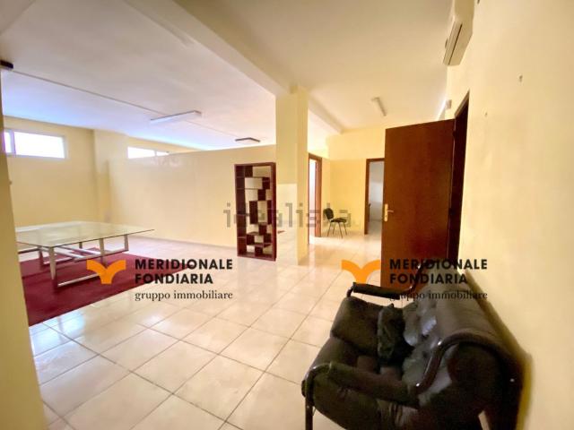Locale in vendita di 150 m² in Via Bonaventura Mazzarella, 15