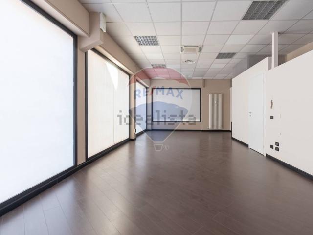 Locale in vendita di 150 m² in Via Bezzecca