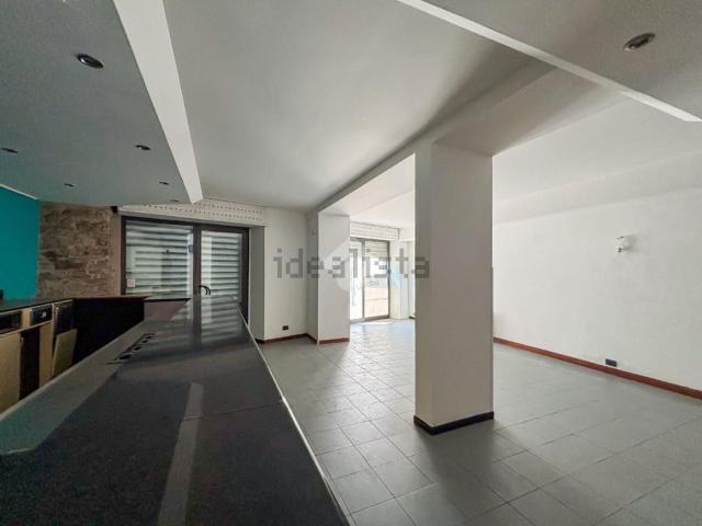 Locale in vendita di 150 m² in Via Broseta