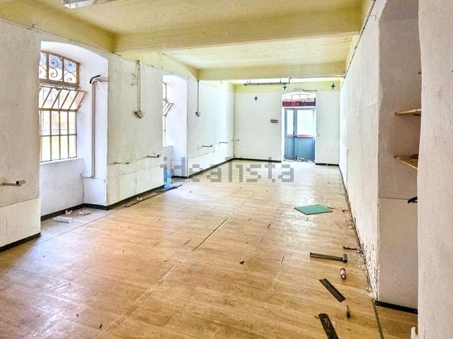 Locale in vendita di 150 m² in Via Donghi