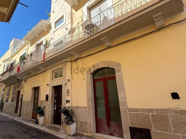 Locale in vendita di 150 m² in Via Ettore Carafa