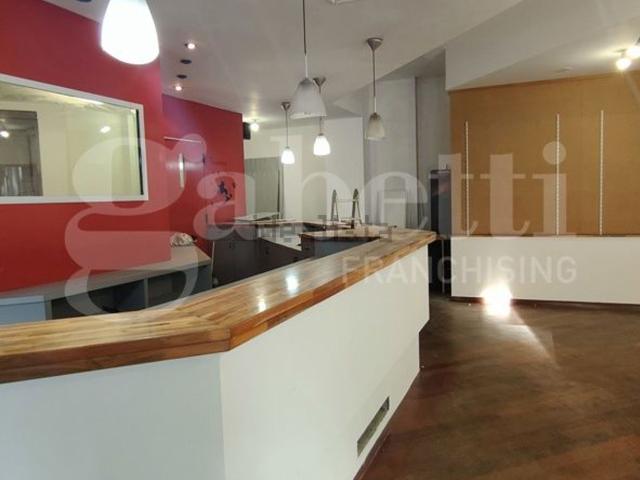 Locale in vendita di 150 m² in Via Eugenio Bona, 12
