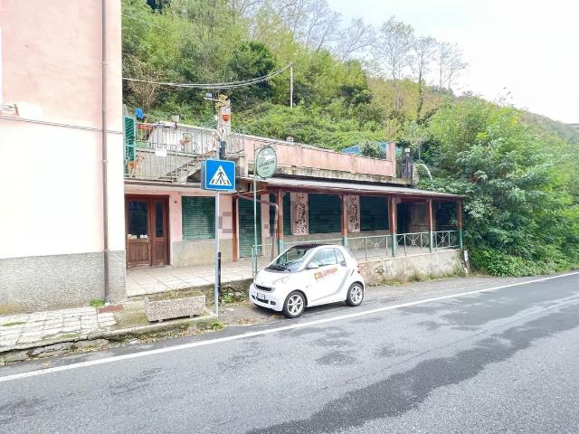 Locale in vendita di 150 m² in Via Fado, 25