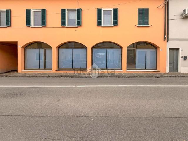 Locale in vendita di 150 m² in Via Filippo Corridoni, 22