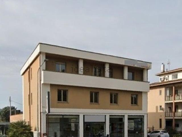 Locale in vendita di 150 m² in Via Frà Filippo Longo