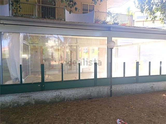 Locale in vendita di 150 m² in Via Leonardo Da Vinci, 78