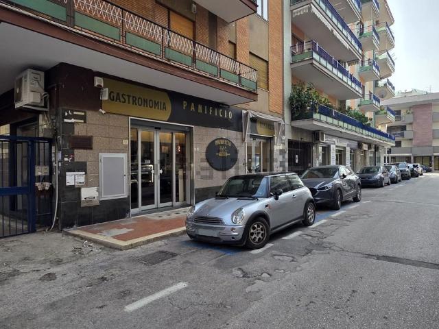 Locale in vendita di 150 m² in Via Ludovico Ricciardelli, 16