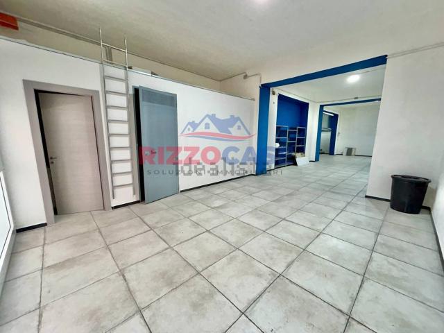 Locale in vendita di 150 m² in Via Sardegna, 24