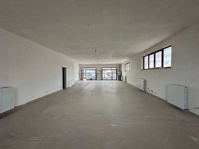 Locale in vendita di 150 m² in Via Patini, 30