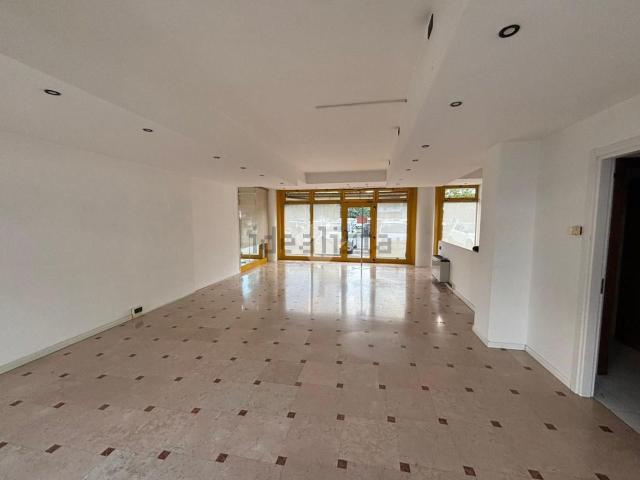 Locale in vendita di 150 m² in Via Paolo Veronese
