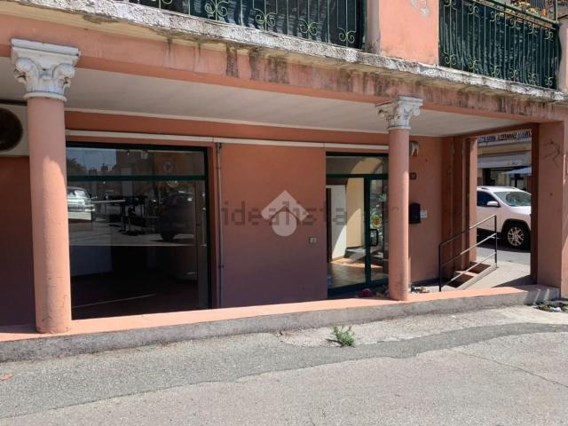 Locale in vendita di 150 m² in Via Parma