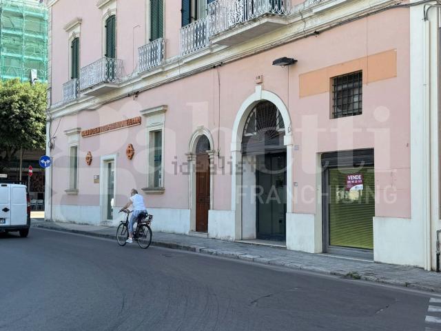 Locale in vendita di 150 m² in Via Roma, 120