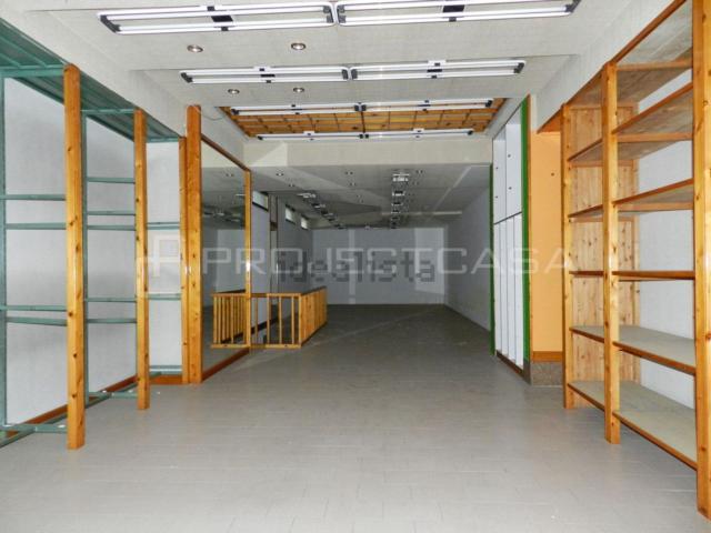 Locale in vendita di 150 m² in Via Umberto I, 40