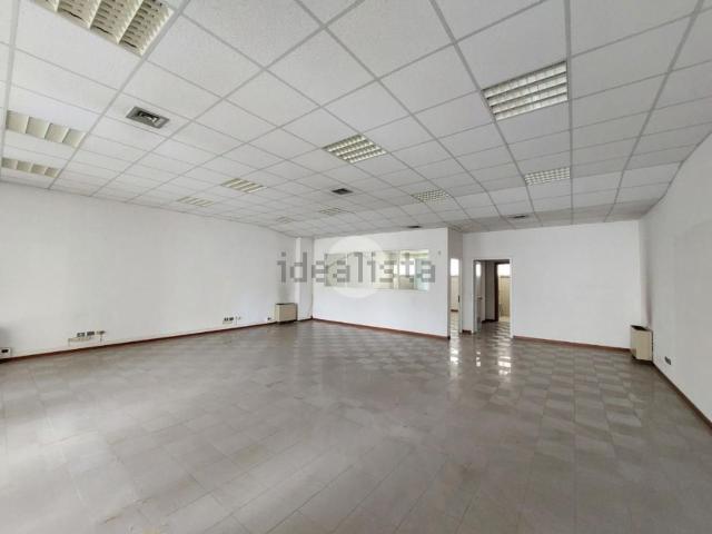Locale in vendita di 150 m² in Via Zara, 66