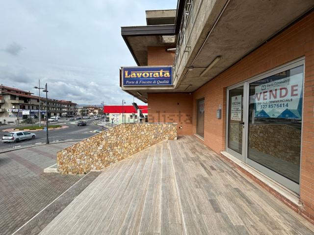 Locale in vendita di 150 m² in Viale Cassiodoro, 167