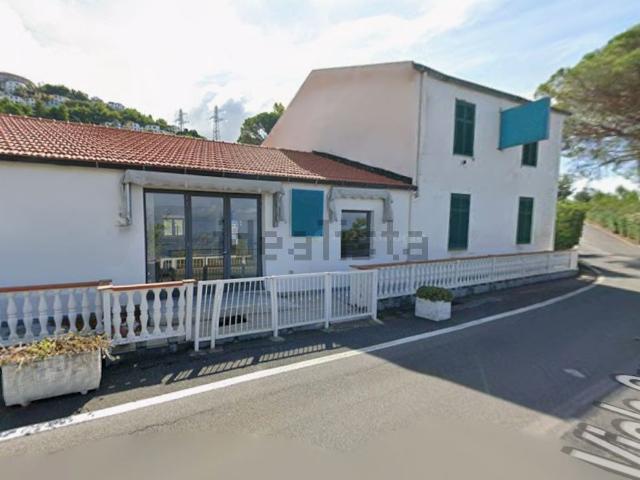 Locale in vendita di 150 m² in Viale Gregorio Medugno, 6
