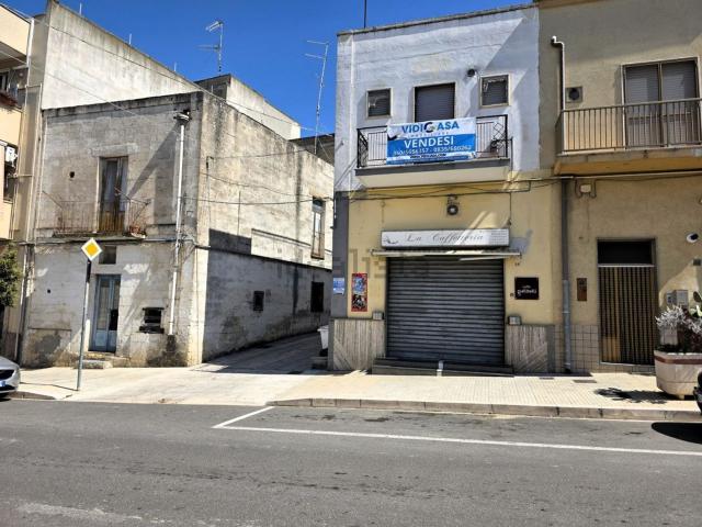 Locale in vendita di 150 m² in Viale Papa Giovanni XXIII, 58