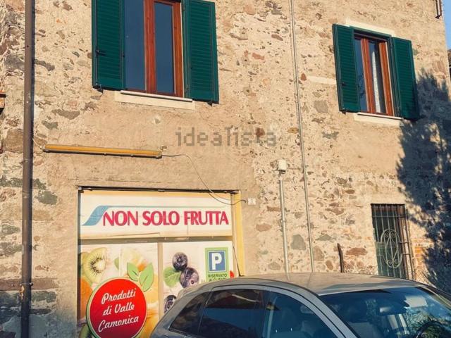Locale in vendita di 150 m² in Località Pesegata, 5