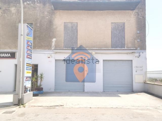 Locale in vendita di 151 m² in Via G. Gentile, 56