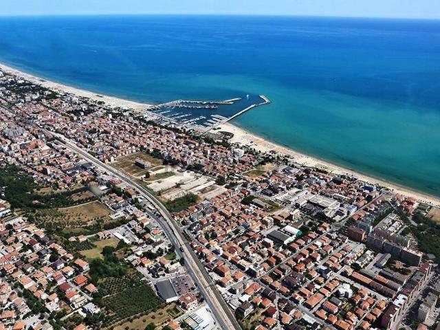 Locale in vendita di 151 m² in Via Trieste