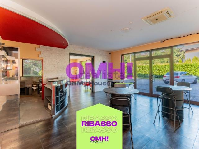 Locale in vendita di 152 m² in Via per Casorate, 9