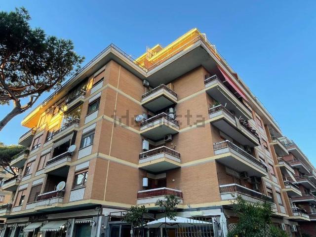 Locale in vendita di 153 m² in Via Diego Simonetti, 72