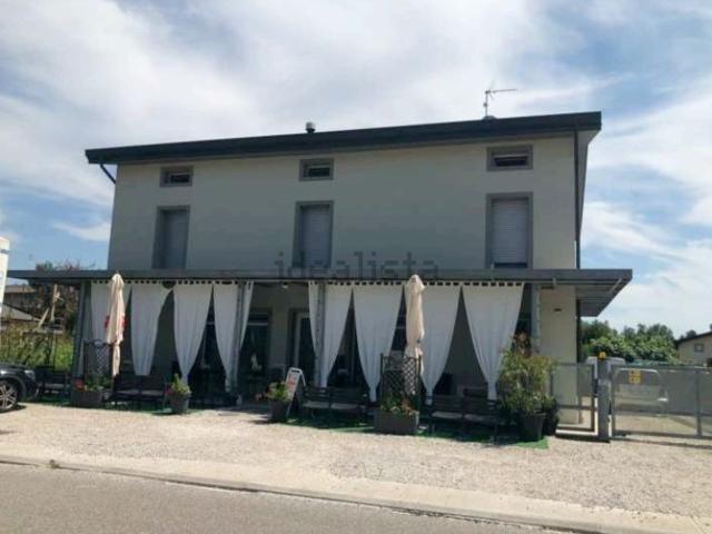 Locale in vendita di 153 m² in Viale della Stazione, 47