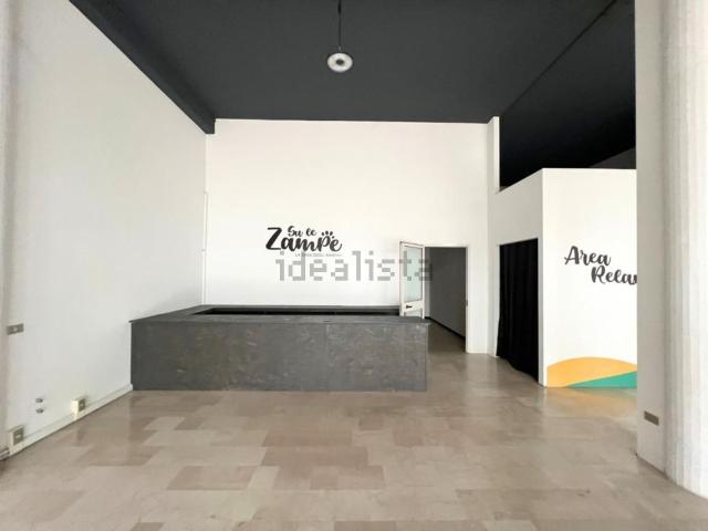 Locale in vendita di 154 m² in Via Galileo Galilei, 1