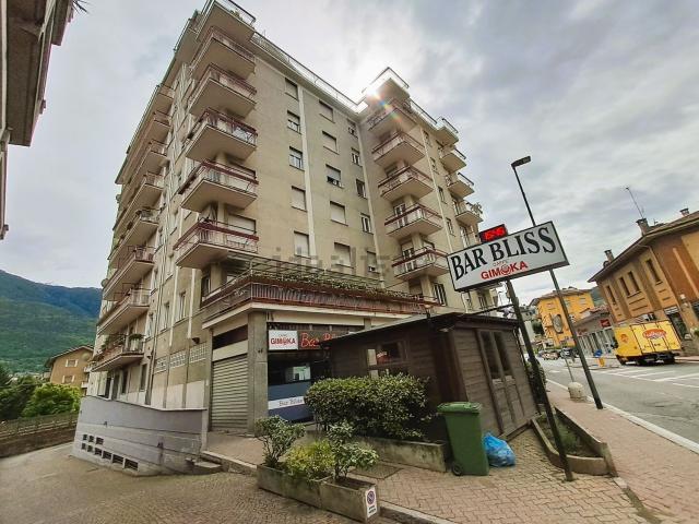 Locale in vendita di 154 m² in Via Enrico Toti, 48
