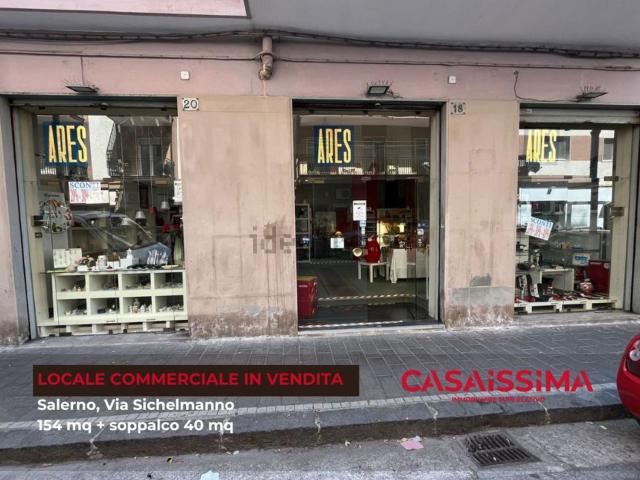 Locale in vendita di 154 m² in Via Sichelmanno, 16