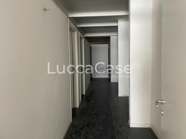 Locale in vendita di 155 m² in Via Carlo Pisacane
