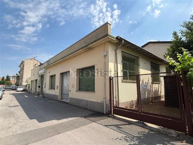 Locale in vendita di 155 m² in Via G. C. Abba