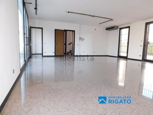 Locale in vendita di 155 m² in Via Giuseppe Mazzini