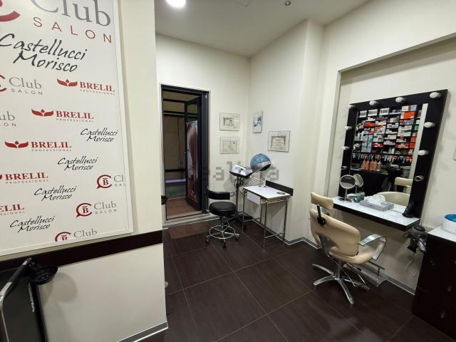 Locale in vendita di 155 m² in Via Fabio Filzi