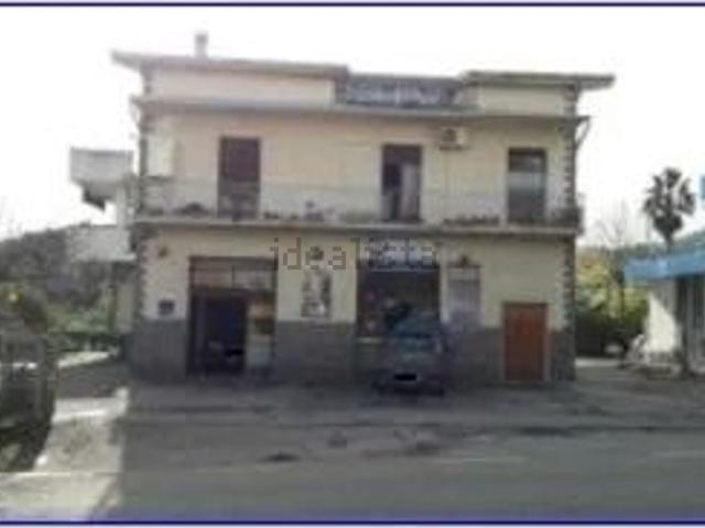 Locale in vendita di 155 m² in Via Michele Molinaro